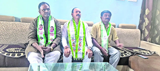 పరిమితికి మించి ప్రయాణికులను ఎక్కించొద్దు 2