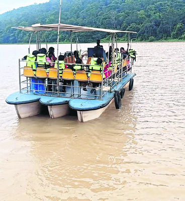 శ్రీకనక దుర్గమ్మతల్లికి విశేష పూజలు1