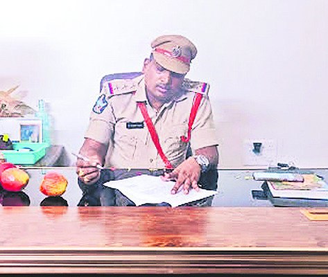 ఫిల్టర్‌ బెడ్‌ సంపులో జారిపడి  ఔట్‌సోర్సింగ్‌ ఉద్యోగి మ2