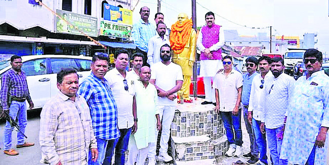 స్వాతంత్య్ర సమరయోధుడు రాబిసింగ్ మజ్జికి నివాళులు1