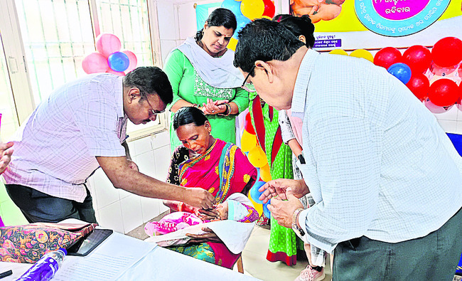 పర్లాకిమిడిలో పల్స్పోలియో1