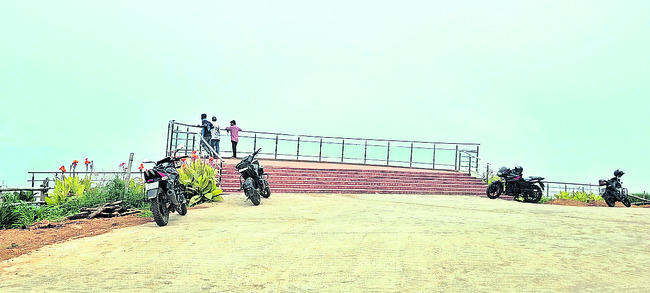 ఆహ్లాదం మాటున విషాదం2