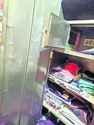 రూ.20 లక్షలు చోరీ
1