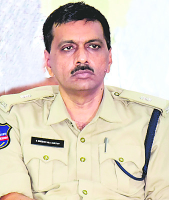 93 షాపులు..1