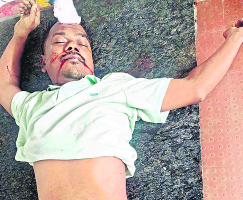 టిప్పర్ ఢీకొని కార్మికుడు మృతి 3