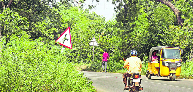 బోర్డులు మార్చండి సారూ!1