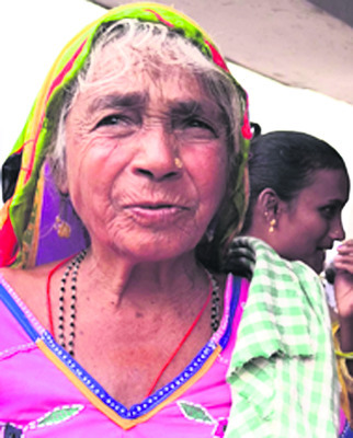 కొనుగోలు కేంద్రాలకు స్థలాల కొరత2