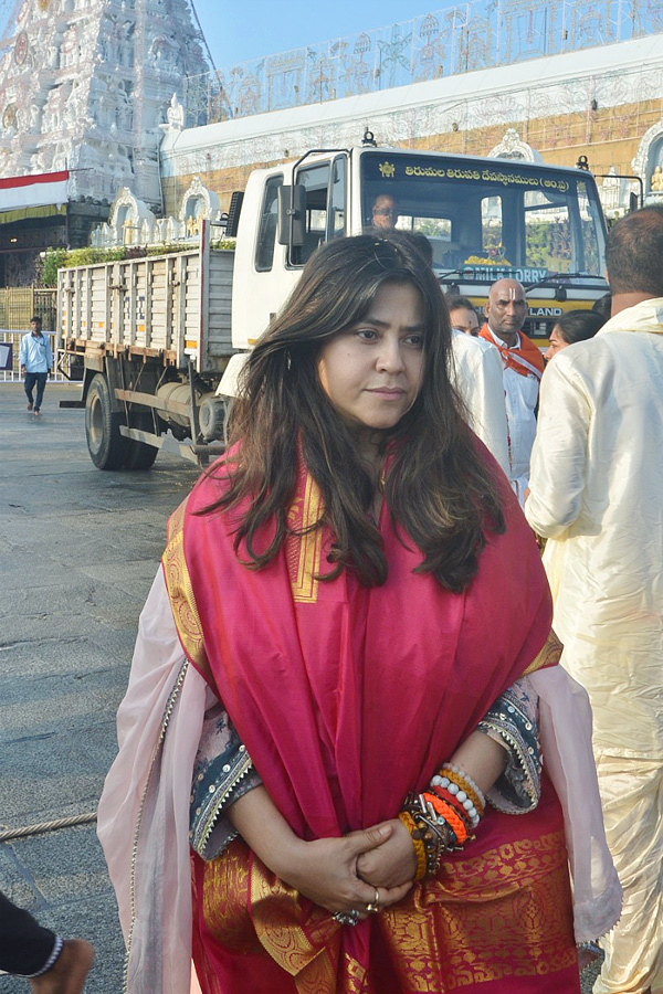 Actress Krithi Shetty Visited Tirumala Tirupati Temple Photos14