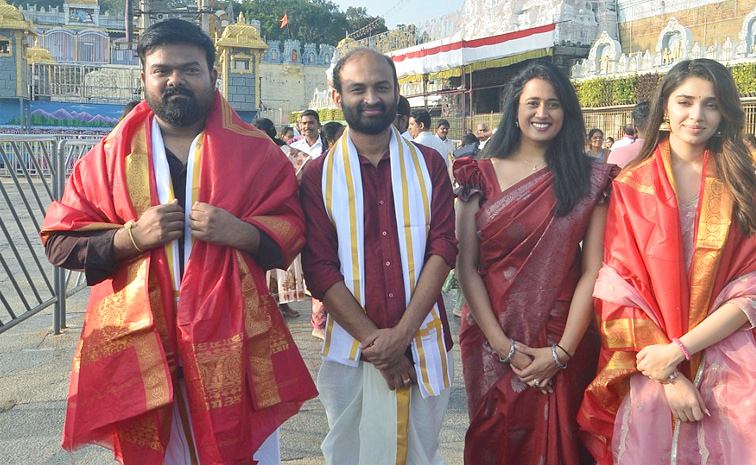 Actress Krithi Shetty Visited Tirumala Tirupati Temple Photos8