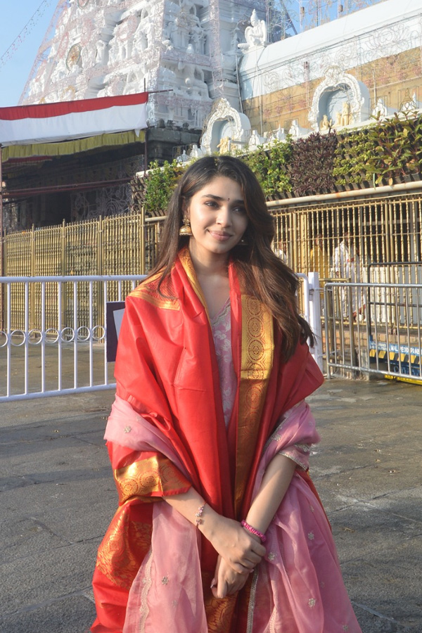 Actress Krithi Shetty Visited Tirumala Tirupati Temple Photos13