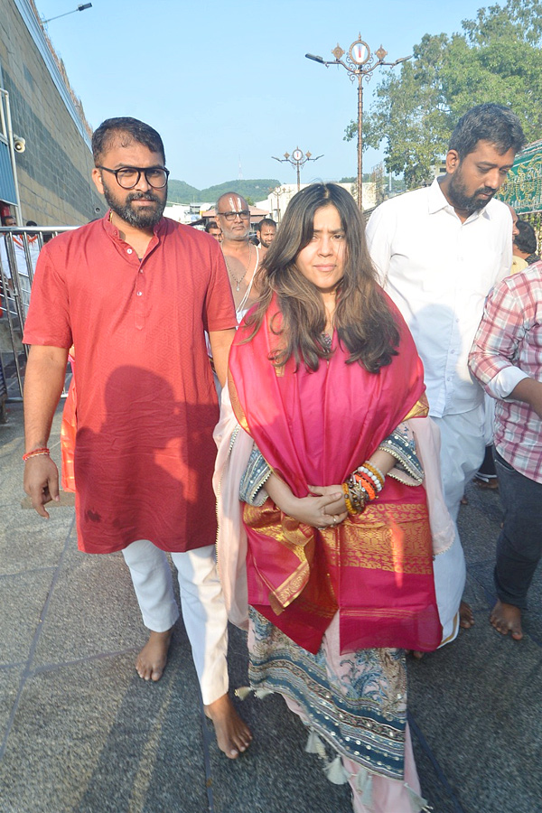Actress Krithi Shetty Visited Tirumala Tirupati Temple Photos15