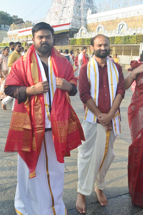 Actress Krithi Shetty Visited Tirumala Tirupati Temple Photos5