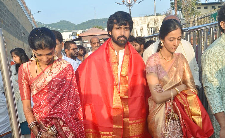 Jr NTR Brother In law Narne Nithin And His wife Lakshmi Shivani Visit Tirumala Photos3