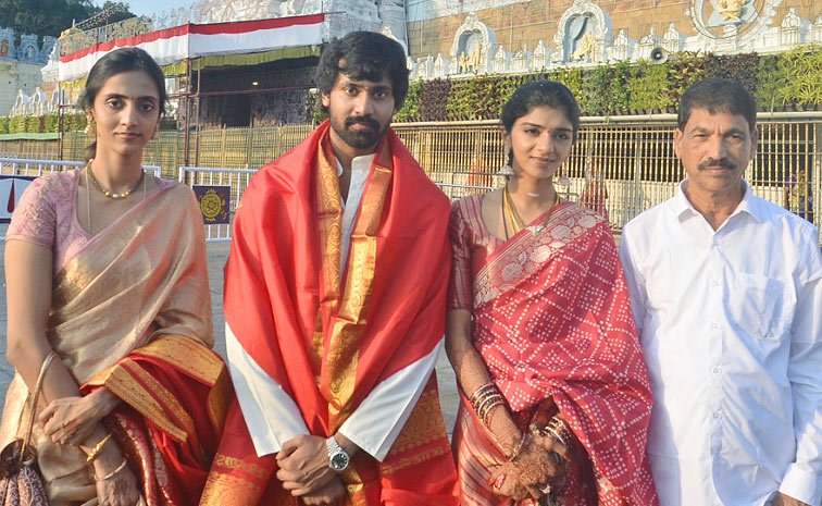 Jr NTR Brother In law Narne Nithin And His wife Lakshmi Shivani Visit Tirumala Photos8