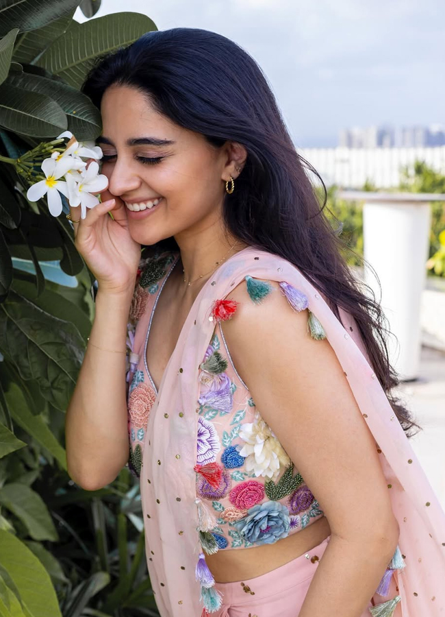 Prabhas' 'Fauji' lead actress Imanvi's birthday special photos13