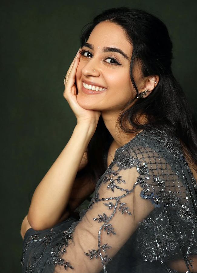 Prabhas' 'Fauji' lead actress Imanvi's birthday special photos10