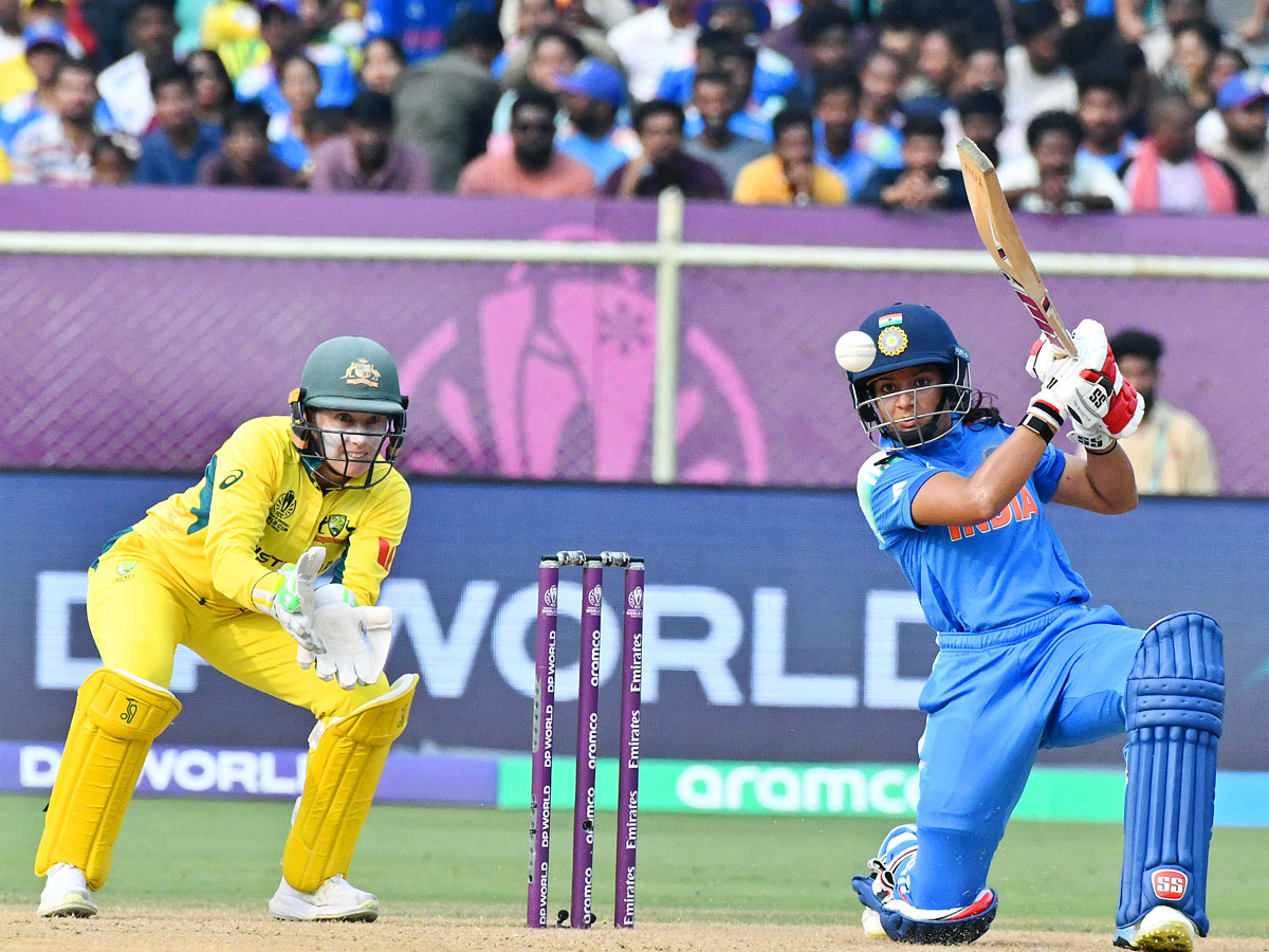 Vizag Crowd Cheers Team India in Thrilling ICC Womens World Cup 2025 Photos5
