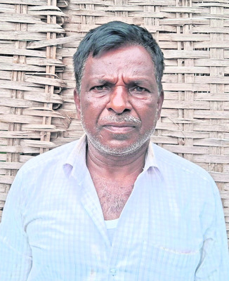 బడి జాగాకే ఎసరు! 1