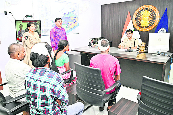 పెండింగ్ అర్జీలను పరిష్కరించండి 1