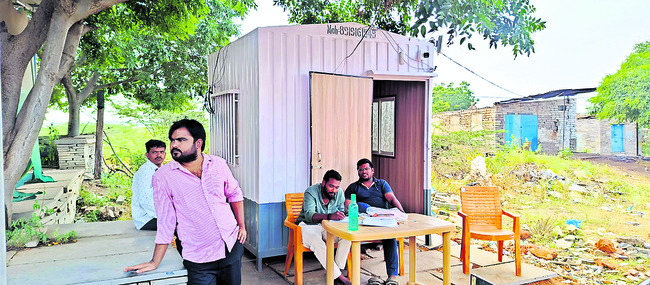సీనరేజ్ వసూలుకు అష్ట దిగ్బంధం1