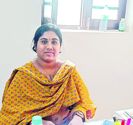 సీఎంను కలిసిన బీజేపీ నేత ఆచారి
2