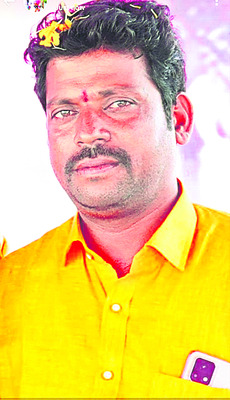 బైక్ను ఢీకొట్టిన బస్సు 3