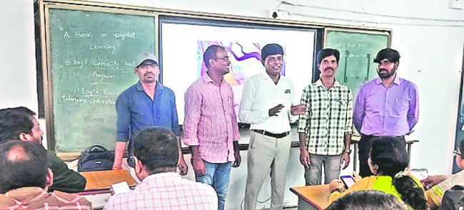 రెవెన్యూ చట్టాలపై అవగాహన: ఆర్డీఓ
1