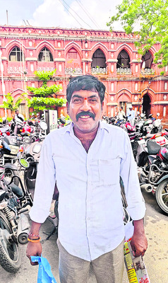 దూర ప్రాంతాల నుంచి తరలివచ్చి..6