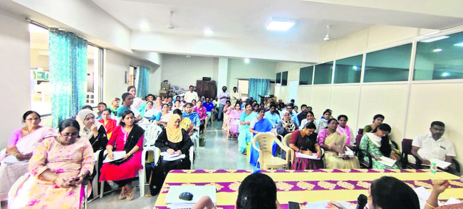 ప్రభుత్వ ఆస్పత్రుల్లో ప్రసవాల సంఖ్య పెంచండి 1