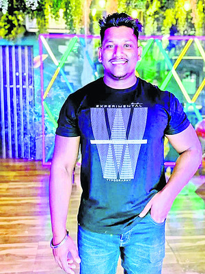 మిషన్ శక్తి భవనంలో దొంగలు
1