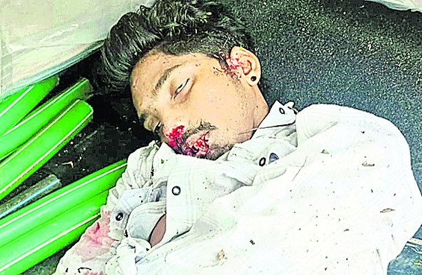 రోడ్డు ప్రమాదంలో ఇద్దరి దుర్మరణం 1