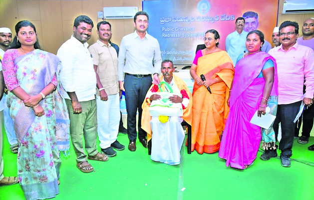 సమస్యలు తీర్చండి సారూ1