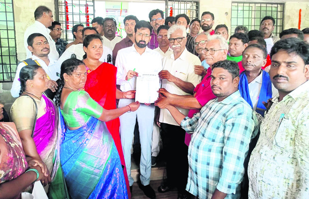 పోలవరం భూసేకరణ అక్రమాలను అడ్డుకుంటాం 1