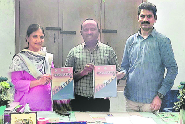 పది ప్రత్యేక తరగతుల పరిశీలన1