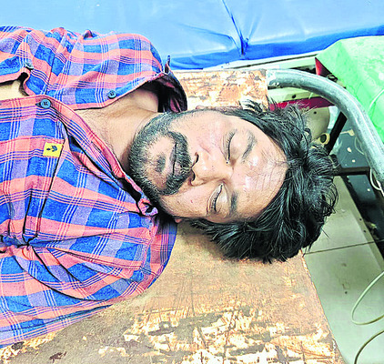 పూజారి ముసుగులో గంజాయి విక్రయం 2