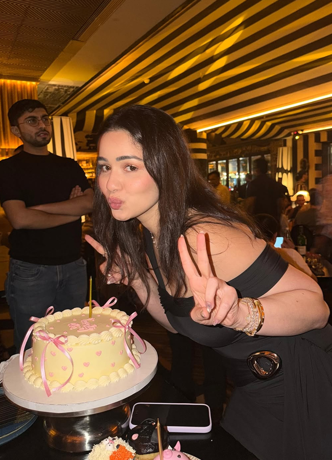 Sara Tendulkar Birthday Celebrations (Photos)5