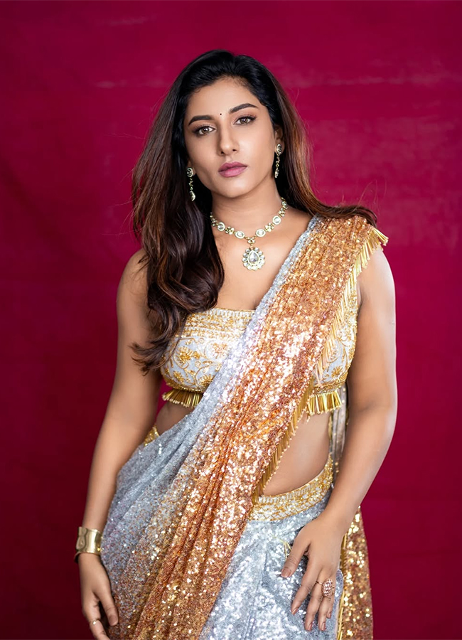 Telugu Actress Vishnu Priya Bhimeneni HD Photos15