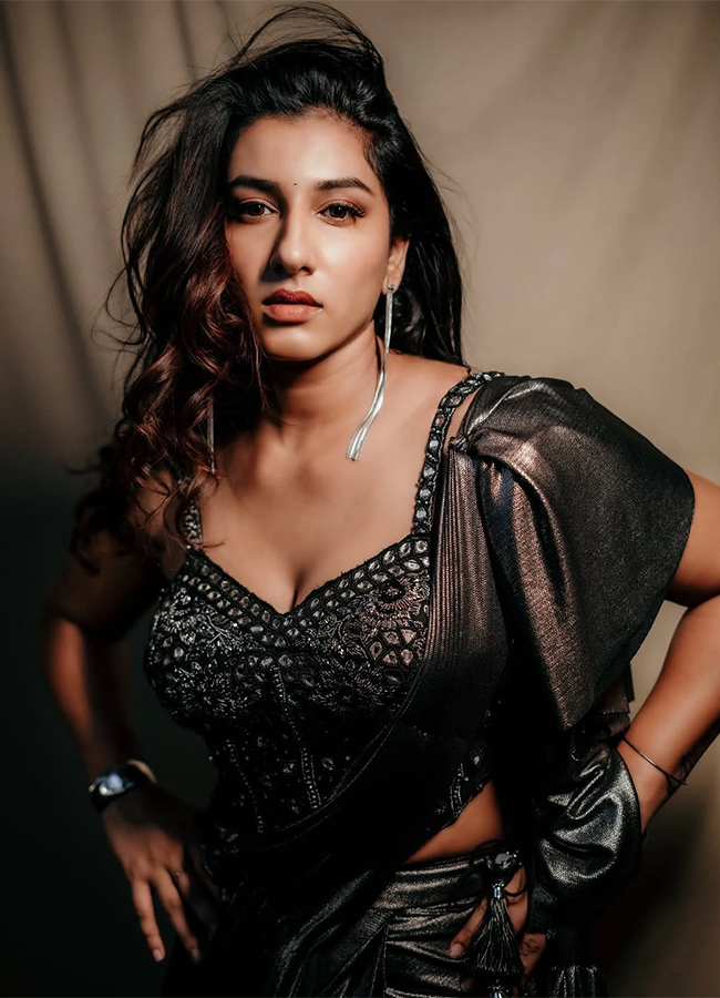 Telugu Actress Vishnu Priya Bhimeneni HD Photos6