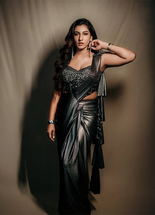 Telugu Actress Vishnu Priya Bhimeneni HD Photos9