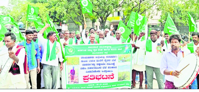 ఆ అధికారిని సస్పెండ్ చేయండి3