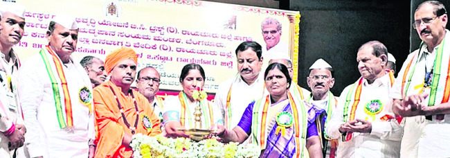 ఆ అధికారిని సస్పెండ్ చేయండి1