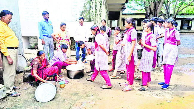 దూది రైతు దిగాలు1
