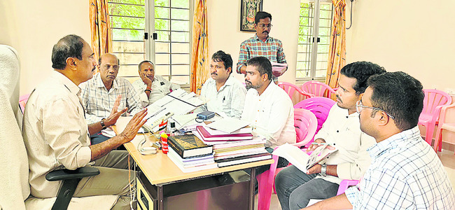 పనులు నాణ్యతతో చేపట్టాలి2