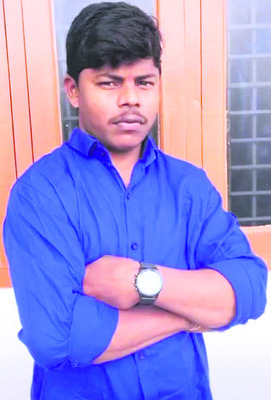 బైక్ అదుపుతప్పి మృతి
1