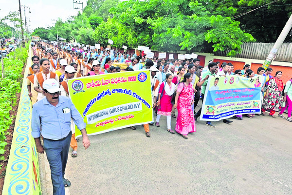 లింగ నిర్ధారణ చేస్తే కఠిన చర్యలు1