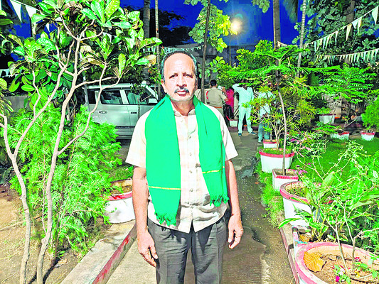 సర్కారు వేధింపులు సరికాదు!
7