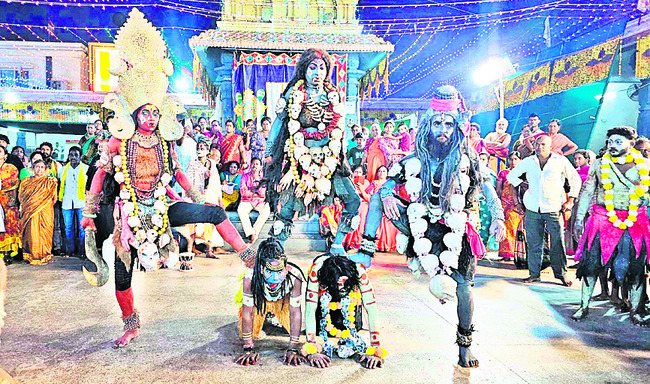 గరుడ వాహనంపై మలయప్ప దర్శనం1