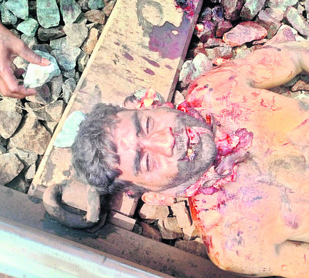 రైలు ఢీకొని వ్యక్తి మృతి 2