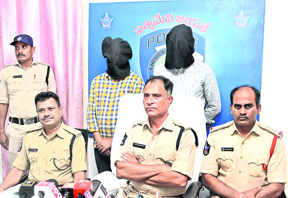 సర్కారు వేధింపులు సరికాదు!
6