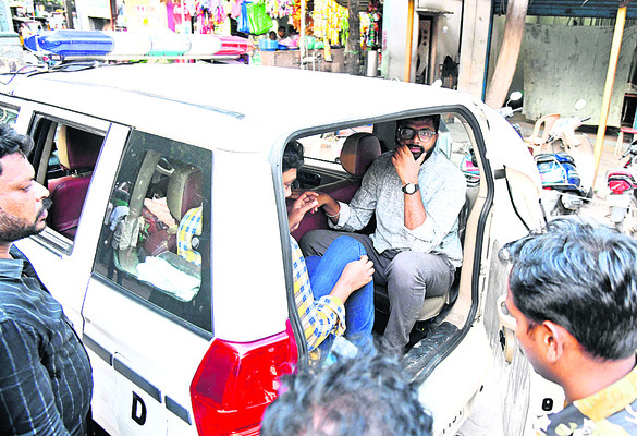 సర్కారు వేధింపులు సరికాదు!
5